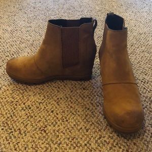 Sorel Joan of Arctic Wedge Chelsea boot